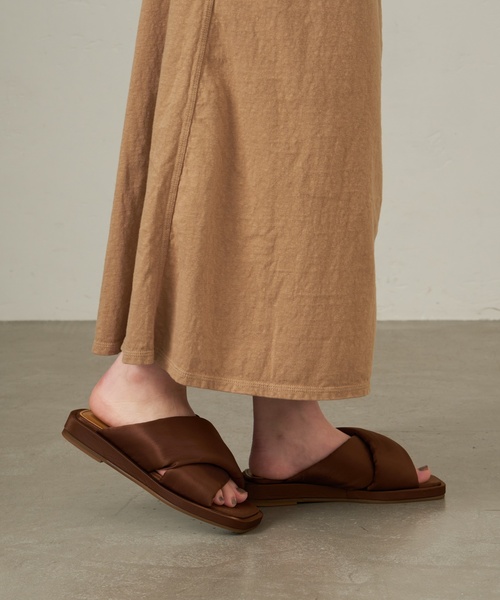 LE TALON（ルタロン）の「GRISE  PUFFクロスサンダル（サンダル・レディース・ベージュ/ブラウン/グリーン・SMALL/MEDIUM/LARGE/X-LARGE/X-SMALL）」の21枚目の写真