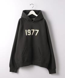 FOG ESSENTIALS | ＜FEAR OF GOD ESSENTIALS＞ 1977 HOODIE BLACK/パーカー(パーカー)
