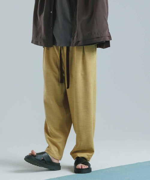 ADAM ET ROPE'(アダムエロペ)の「【WEB限定】麻調 ワイドルーズ イージー スラックス/ストレッチ/吸水速乾/イージーケア(その他パンツ・メンズ・ブラック/ダークブラウン/ネイビー/イエロー・M/L)」の4枚目の写真