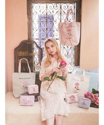 Maison de FLEUR（メゾンドフルール）の「ローズ刺繍トートバッグ