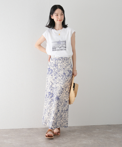 La TOTALITE(ラトータリテ)の「麻レーヨンフラワータイトスカート(スカート・レディース・グリーン/ブラック/ブルー・38/36)」の9枚目の写真