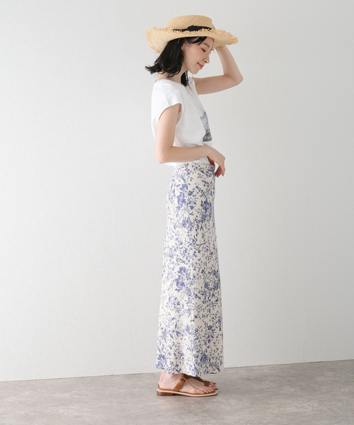 La TOTALITE(ラトータリテ)の「麻レーヨンフラワータイトスカート(スカート・レディース・グリーン/ブラック/ブルー・38/36)」の11枚目の写真