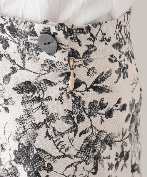 La TOTALITE(ラトータリテ)の「麻レーヨンフラワータイトスカート(スカート・レディース・グリーン/ブラック/ブルー・38/36)」の18枚目の写真