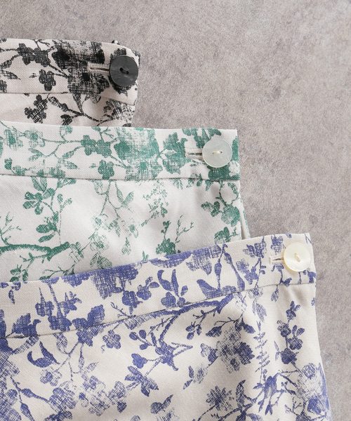 La TOTALITE(ラトータリテ)の「麻レーヨンフラワータイトスカート(スカート・レディース・グリーン/ブラック/ブルー・38/36)」の20枚目の写真