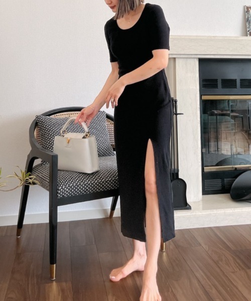 Vicente(ヴィセンテ)の「High slit maxi onepiece(ワンピース・レディース・ブラック/グレー/ブルー・FREE)」の2枚目の写真