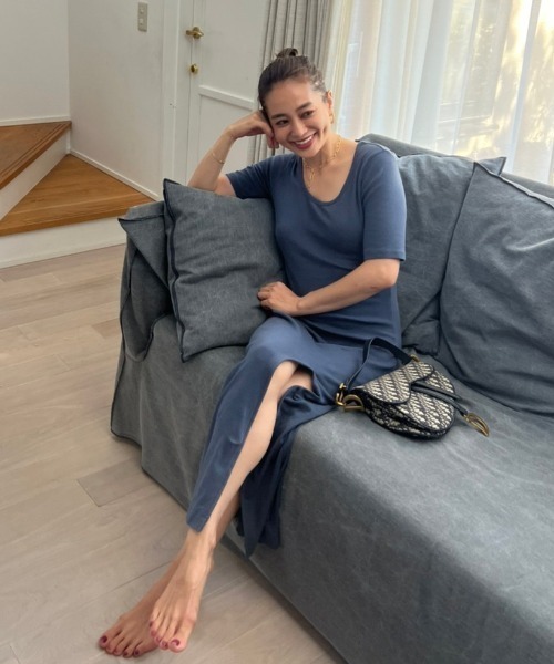 Vicente(ヴィセンテ)の「High slit maxi onepiece(ワンピース・レディース・ブラック/グレー/ブルー・FREE)」の18枚目の写真