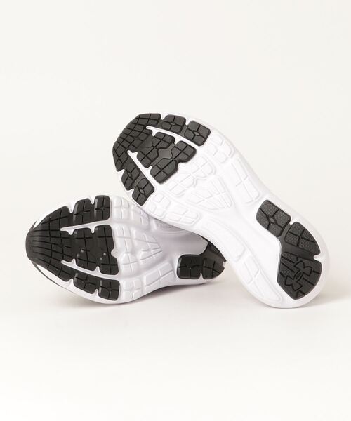 UNDER ARMOUR(アンダーアーマー)の「アンダーアーマー UA BGS Surge 3(スニーカー・キッズ・ブラック×ホワイト・23.5cm/24.5cm/23.0cm/24.0cm/22.5cm)」の3枚目の写真