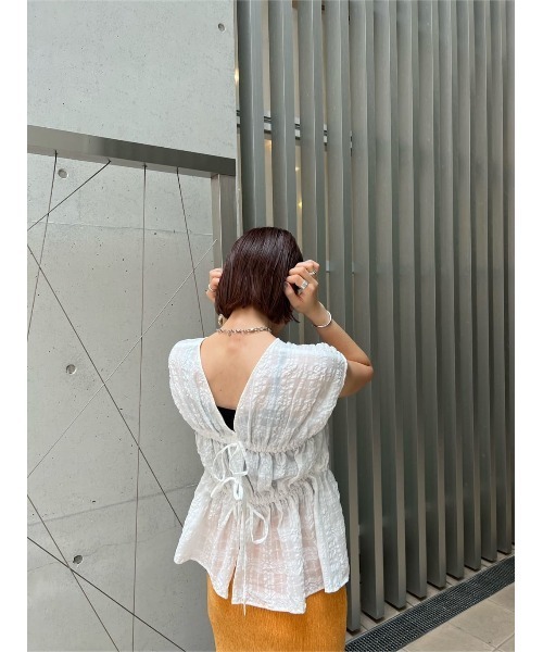 MOUSSY（マウジー）の「GATHERED SLEEVELESS ブラウス（シャツ/ブラウス・レディース・ブラック/ダークブラウン/オフホワイト・FREE）」の18枚目の写真