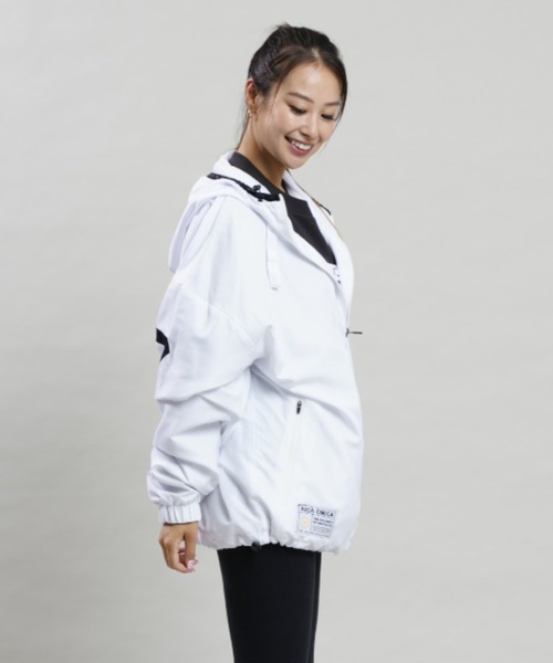 RVCA(ルーカ)の「RVCA/ルーカ ビッグシルエット/オーバーサイズ/撥水ナイロンジャケット BC044-767(ナイロンジャケット・レディース・ホワイト/ブラック・M/S)」の6枚目の写真
