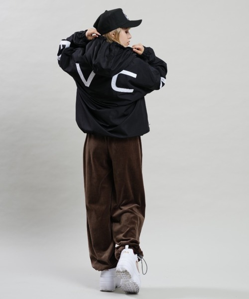 RVCA(ルーカ)の「RVCA/ルーカ ビッグシルエット/オーバーサイズ/撥水ナイロンジャケット BC044-767(ナイロンジャケット・レディース・ホワイト/ブラック・M/S)」の16枚目の写真