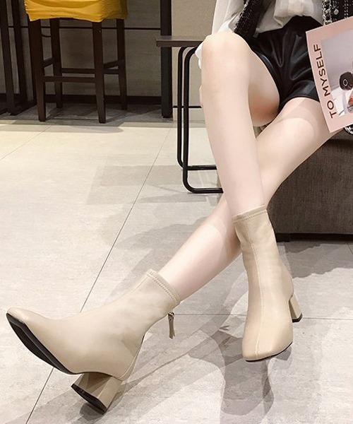 Nia（ニア）の「Nia/スクエアトゥショートブーツ（ブーツ・レディース・ブラック/ベージュ・36/38）」の8枚目の写真