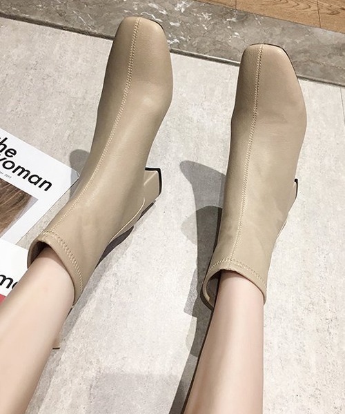 Nia（ニア）の「Nia/スクエアトゥショートブーツ（ブーツ・レディース・ブラック/ベージュ・36/38）」の5枚目の写真