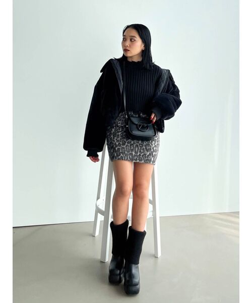 EMODA(エモダ)の「ルーズカバーチャンキーブーツ(ブーツ・レディース・ブラック/アイボリー・SMALL/MEDIUM/LARGE)」の7枚目の写真