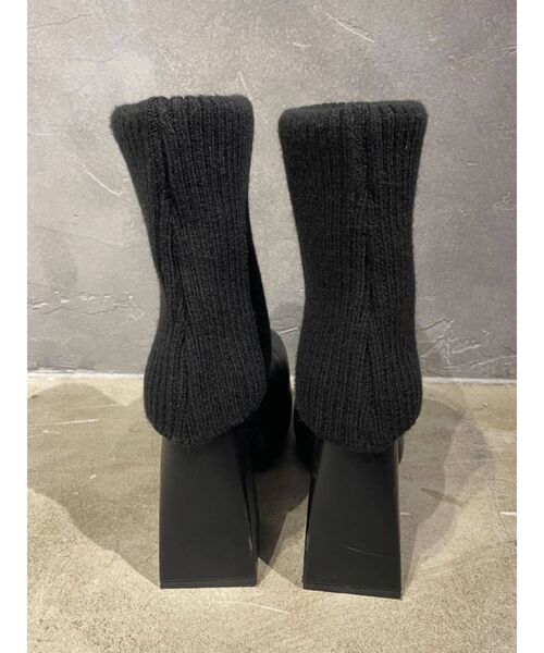 EMODA(エモダ)の「ルーズカバーチャンキーブーツ(ブーツ・レディース・ブラック/アイボリー・SMALL/MEDIUM/LARGE)」の17枚目の写真