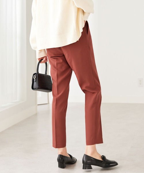 CHAN ME（チャンミ）の「センタープレステーパードパンツ（スラックス・レディース・アイボリー/ブラック/キャメル/レッド/ダークブルー・SMALL/MEDIUM/LARGE/X-LARGE）」の7枚目の写真