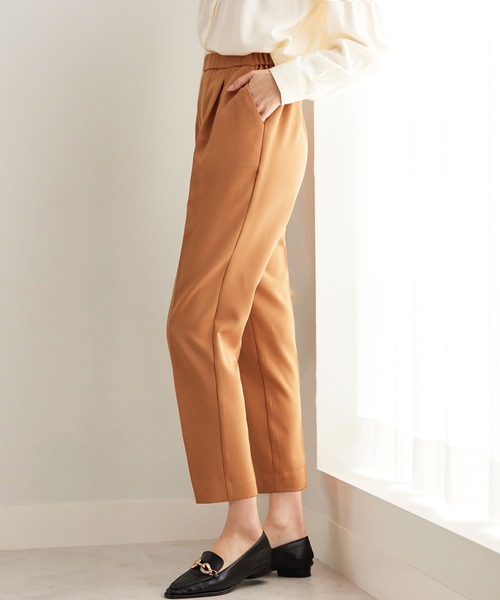 CHAN ME（チャンミ）の「センタープレステーパードパンツ（スラックス・レディース・アイボリー/ブラック/キャメル/レッド/ダークブルー・SMALL/MEDIUM/LARGE/X-LARGE）」の13枚目の写真