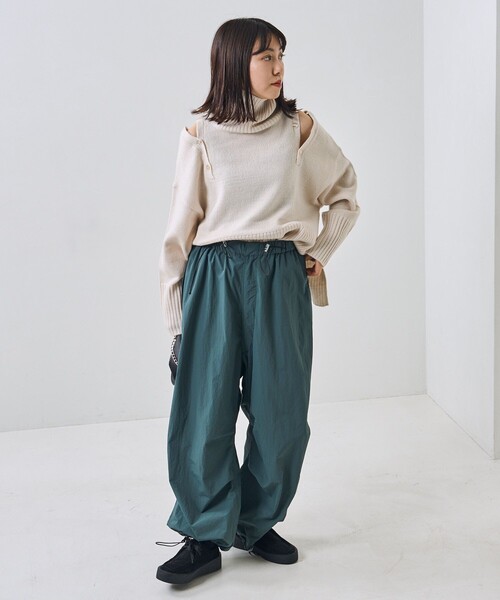 PUBLUX(パブリュクス)の「PUBLUX/パブリュクス 2WAY肩開きハイネックニット(ニット/セーター・レディース・ナチュラル/ブラック/グリーン・フリ-)」の19枚目の写真