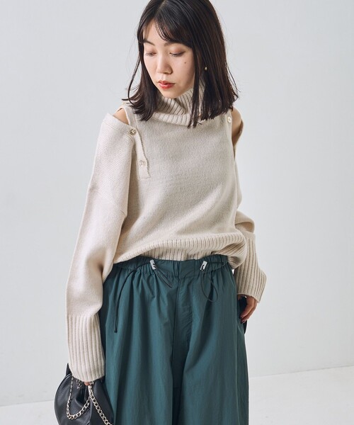 PUBLUX(パブリュクス)の「PUBLUX/パブリュクス 2WAY肩開きハイネックニット(ニット/セーター・レディース・ナチュラル/ブラック/グリーン・フリ-)」の7枚目の写真