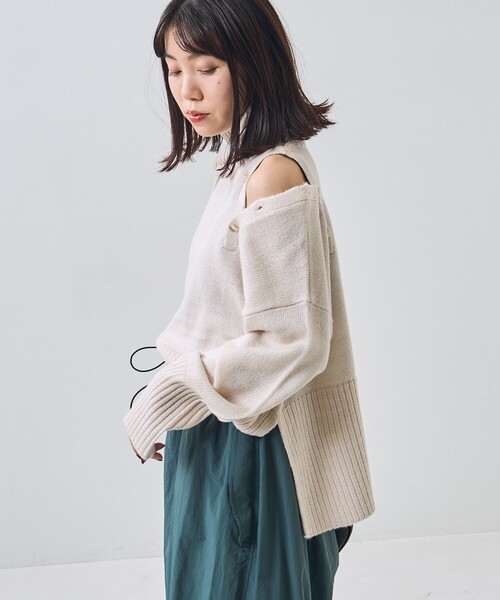 PUBLUX(パブリュクス)の「PUBLUX/パブリュクス 2WAY肩開きハイネックニット(ニット/セーター・レディース・ナチュラル/ブラック/グリーン・フリ-)」の10枚目の写真