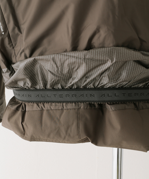DESCENTE ALLTERRAIN(デサント オルテライン)の「【DESCENTE ALLTERRAIN】 水沢ダウン オーバーサイズダウンジャケット MOUNTANEER BIG(ダウンジャケット/コート・レディース・ブラウン/ブラック・MEDIUM)」の18枚目の写真