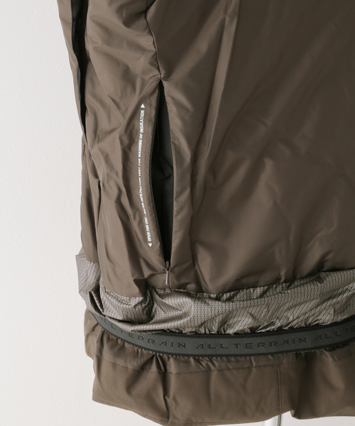 DESCENTE ALLTERRAIN(デサント オルテライン)の「【DESCENTE ALLTERRAIN】 水沢ダウン オーバーサイズダウンジャケット MOUNTANEER BIG(ダウンジャケット/コート・レディース・ブラウン/ブラック・MEDIUM)」の19枚目の写真