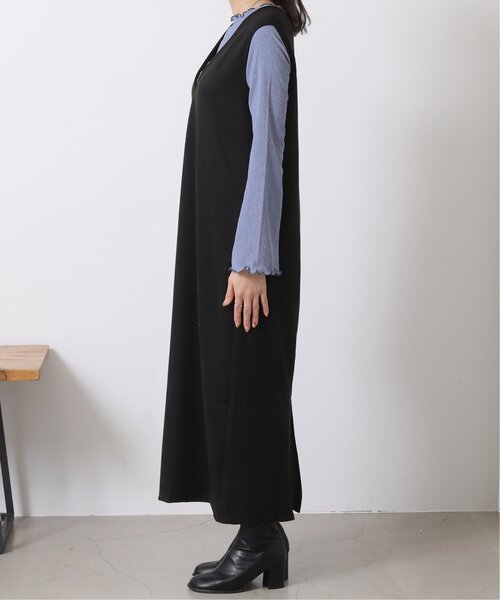 RAY CASSIN（レイカズン）の「スエードツイルVネックワンピース（ジャンパースカート・レディース・マスタード/ブルー/ブラック・FREE）」の9枚目の写真