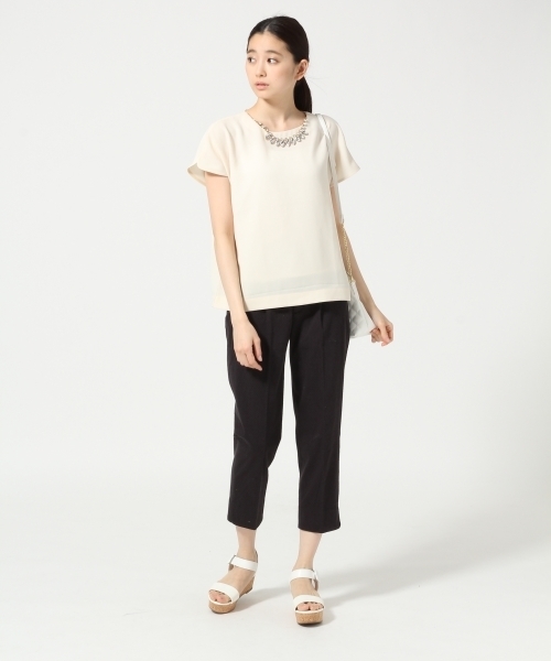 LEPSIM(レプシィム)の「ビジューネック2WAYブラウス 559622(シャツ/ブラウス・レディース・オフホワイト/ベージュ/ダークネイビー・FREE)」の5枚目の写真