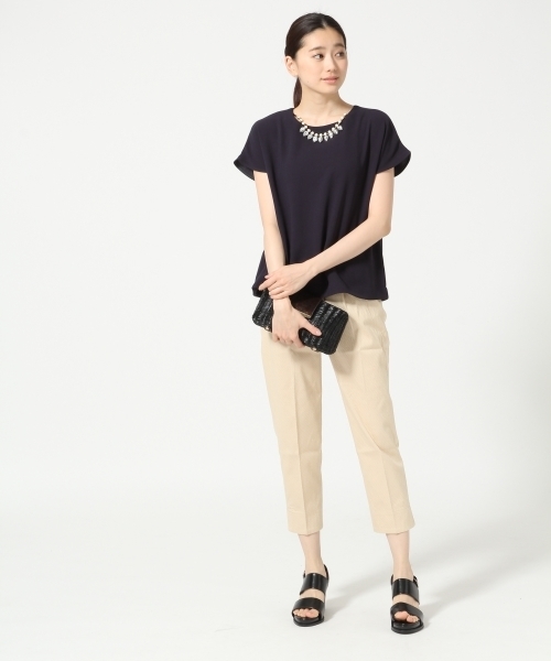 LEPSIM(レプシィム)の「ビジューネック2WAYブラウス 559622(シャツ/ブラウス・レディース・オフホワイト/ベージュ/ダークネイビー・FREE)」の6枚目の写真