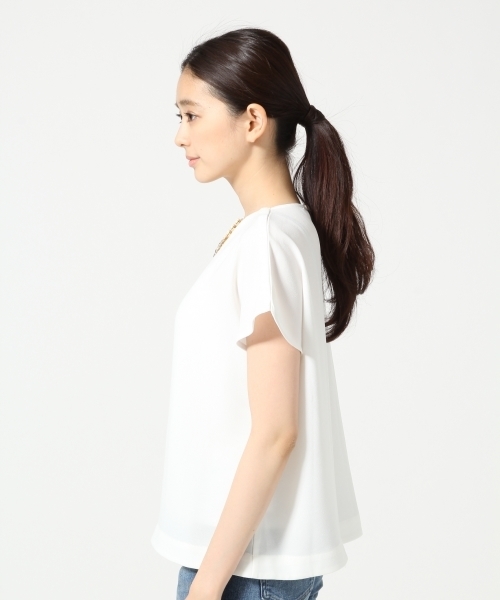 LEPSIM(レプシィム)の「ビジューネック2WAYブラウス 559622(シャツ/ブラウス・レディース・オフホワイト/ベージュ/ダークネイビー・FREE)」の10枚目の写真