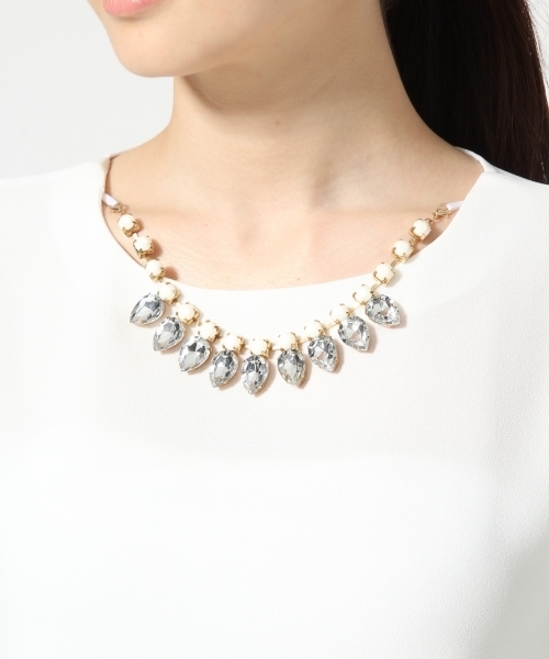 LEPSIM(レプシィム)の「ビジューネック2WAYブラウス 559622(シャツ/ブラウス・レディース・オフホワイト/ベージュ/ダークネイビー・FREE)」の12枚目の写真