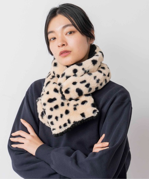 Casselini（キャセリーニ）の「Casselini(キャセリーニ)リバーシブルティペット（マフラー・レディース・ブルー/オフホワイト/アニマル・FREE）」の3枚目の写真