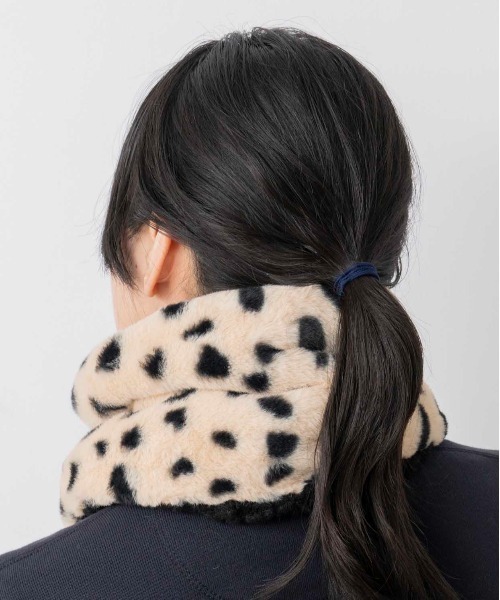 Casselini（キャセリーニ）の「Casselini(キャセリーニ)リバーシブルティペット（マフラー・レディース・ブルー/オフホワイト/アニマル・FREE）」の8枚目の写真