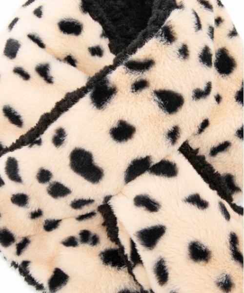 Casselini（キャセリーニ）の「Casselini(キャセリーニ)リバーシブルティペット（マフラー・レディース・ブルー/オフホワイト/アニマル・FREE）」の17枚目の写真