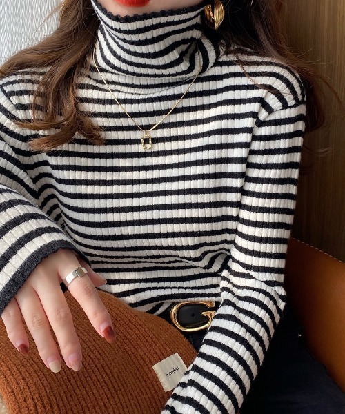 DIAVEL（ディアベル）の「タートルネックボーダーニット（ニット/セーター・レディース・グレー/ベージュ/ホワイト/グリーン・M）」の10枚目の写真