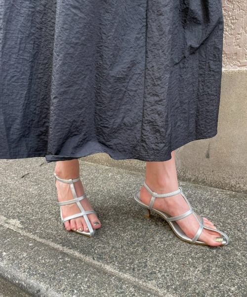 AIC.（エーアイシー）の「クロスストラップポインテッドトゥサンダル（サンダル・レディース・グリーン/ベージュ/ブラック/シルバー/オフホワイト・SMALL/MEDIUM/LARGE）」の11枚目の写真