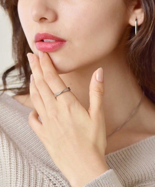 LHME（エルエイチエムイー）の「LHME スリムクロスリング/サージカルステンレス316L（金属アレルギー対応）（リング・レディース・シルバー/イエローゴールド・9号/11号/13号/15号）」の11枚目の写真