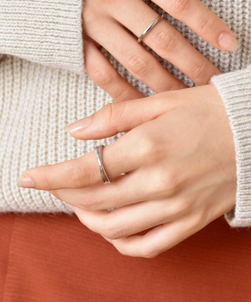 LHME（エルエイチエムイー）の「LHME スリムクロスリング/サージカルステンレス316L（金属アレルギー対応）（リング・レディース・シルバー/イエローゴールド・9号/11号/13号/15号）」の12枚目の写真