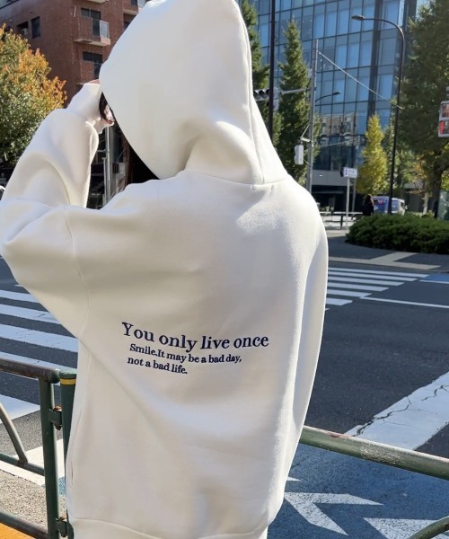 one way（ワンウェイ）の「ロゴBIGパーカー（スウェット・レディース・ライトグレー/ブラック/ホワイト・FREE）」の2枚目の写真