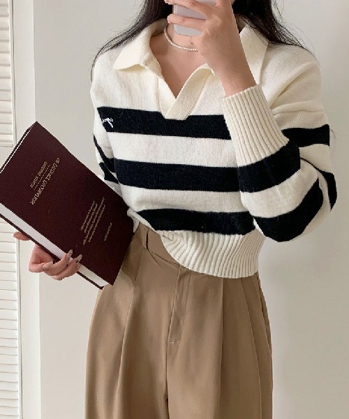 BEIDELLI（ベイデリー）の「[BELLIDE MADE] ボーダーワンポイント刺繍オープンカラーニット（ニット/セーター・レディース・ホワイト/ブラック・FREE）」の4枚目の写真