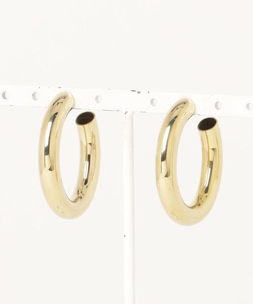 Laura Lombardi（ローラロンバルディ）の「MINI CURVE EARRINGS（ピアス（両耳用）・レディース・ゴールド・ONE SIZE）」の6枚目の写真