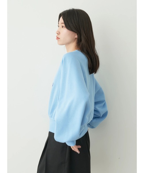 earth music&ecology(アースミュージックアンドエコロジー)の「ショート丈ウラキモウロゴスウェット(Tシャツ/カットソー・レディース・サックスブルー/ホワイト/ベージュ・FREE)」の11枚目の写真