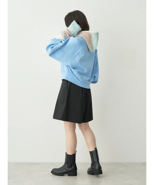 earth music&ecology(アースミュージックアンドエコロジー)の「ショート丈ウラキモウロゴスウェット(Tシャツ/カットソー・レディース・サックスブルー/ホワイト/ベージュ・FREE)」の15枚目の写真