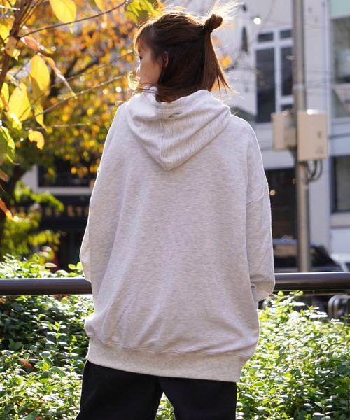 1111clothing(ワンフォークロージング)の「ロゴアップリケ刺繍 ビッグパーカー / パーカー オーバーサイズ ビッグシルエット スウェット フード(パーカー・メンズ・オートミール/オレンジ/ブラウン・L/M)」の6枚目の写真