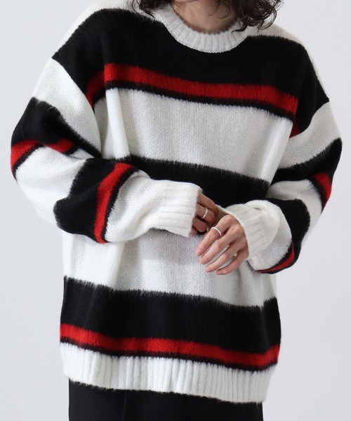 Bling Leads(ブリングリーズ)の「Bling Leads モヘアタッチクルーネックオーバーサイズニット(ニット/セーター・メンズ・マスタード/グリーン/ブラック×ホワイト/ライトグレー/ブラック系その他/ブラウン系その他2/ブラック/エメラルド/ブラック×レッド/ブラウン系その他/グレー系その他/レッド系その他/ブルー系その他/ブラウン系その他3/ホワイト×ブルー/ブラック系その他3/ホワイト×ブラック/ブラック系その他2・L/M)」の3枚目の写真