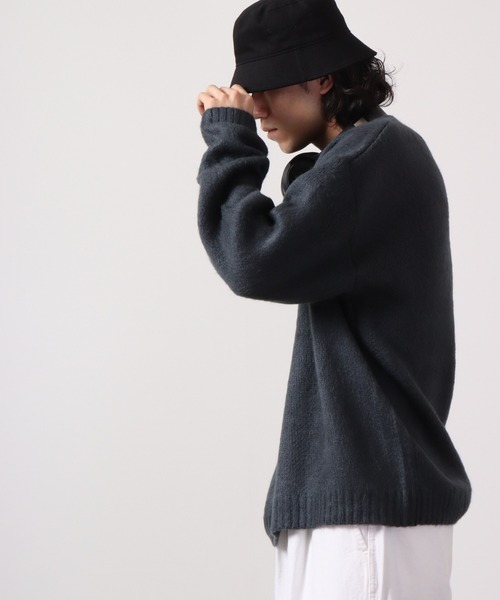 Bling Leads(ブリングリーズ)の「Bling Leads モヘアタッチクルーネックオーバーサイズニット(ニット/セーター・メンズ・マスタード/グリーン/ブラック×ホワイト/ライトグレー/ブラック系その他/ブラウン系その他2/ブラック/エメラルド/ブラック×レッド/ブラウン系その他/グレー系その他/レッド系その他/ブルー系その他/ブラウン系その他3/ホワイト×ブルー/ブラック系その他3/ホワイト×ブラック/ブラック系その他2・L/M)」の20枚目の写真