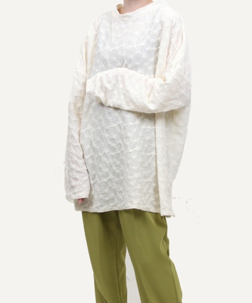 STYLEBLOCK(スタイルブロック)の「シャーリングジャガードカットオーバーサイズプルオーバー(Tシャツ/カットソー・レディース・アイボリー/ブラック/ベージュ・M)」の2枚目の写真