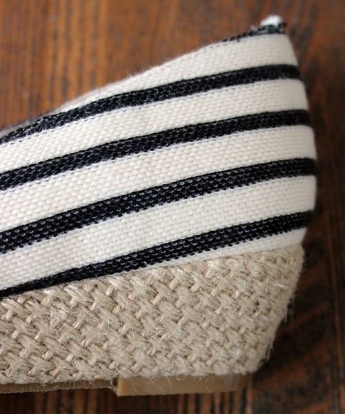 LE TALON（ルタロン）の「◇3CMゴムクロスウエッジ（パンプス・レディース・イエロー系その他/シルバー/ブラック・36/37/38/36.5/37.5/35.5）」の5枚目の写真