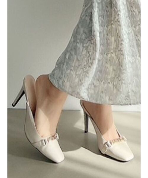 RESEXXY(リゼクシー)の「チェーンデザインポイントミュール(サンダル・レディース・ブラック/アイボリー・SMALL/MEDIUM/LARGE)」の2枚目の写真