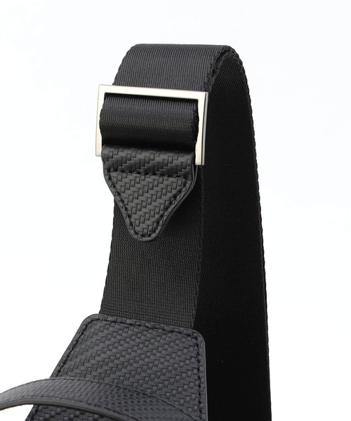 MONSIEUR NICOLE（ムッシュニコル）の「【ex/tra】レザーボディバッグ（ボディバッグ/ウエストポーチ・メンズ・ブラック/グレイッシュベージュ・FREE）」の9枚目の写真