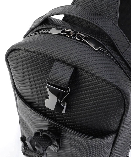 MONSIEUR NICOLE（ムッシュニコル）の「【ex/tra】レザーボディバッグ（ボディバッグ/ウエストポーチ・メンズ・ブラック/グレイッシュベージュ・FREE）」の13枚目の写真